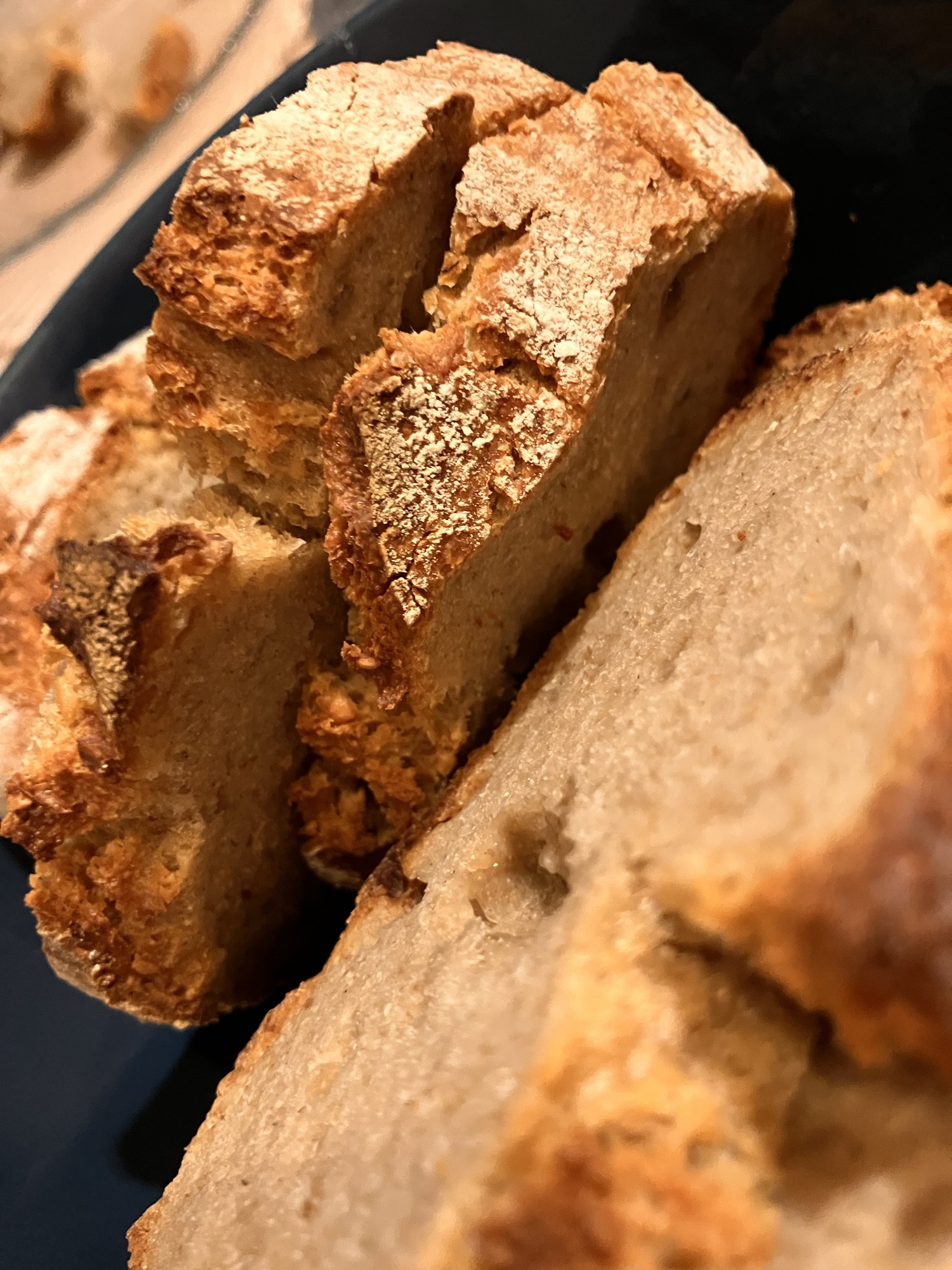 Mehr über den Artikel erfahren Brot selber backen: Warum du’s lieben wirst – und manchmal verfluchen